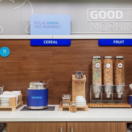 Holiday Inn Express North Hollywood - Burbank Area By Ihg Los Angeles Exteriér fotografie